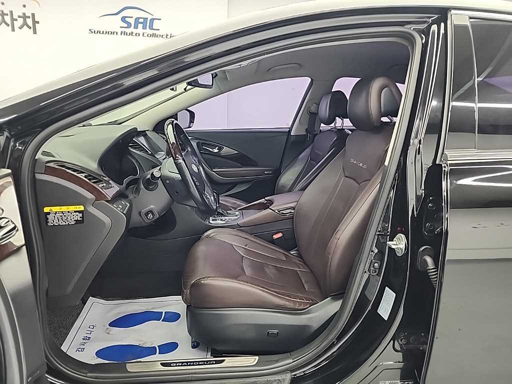 HYUNDAI Grandeur - Vista 11