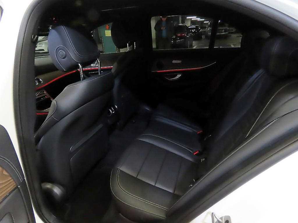 Mercedes Benz E class - Vista 7