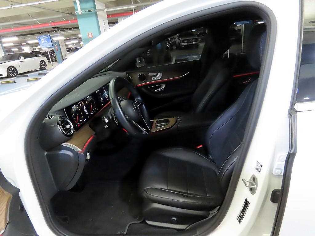 Mercedes Benz E class - Vista 6