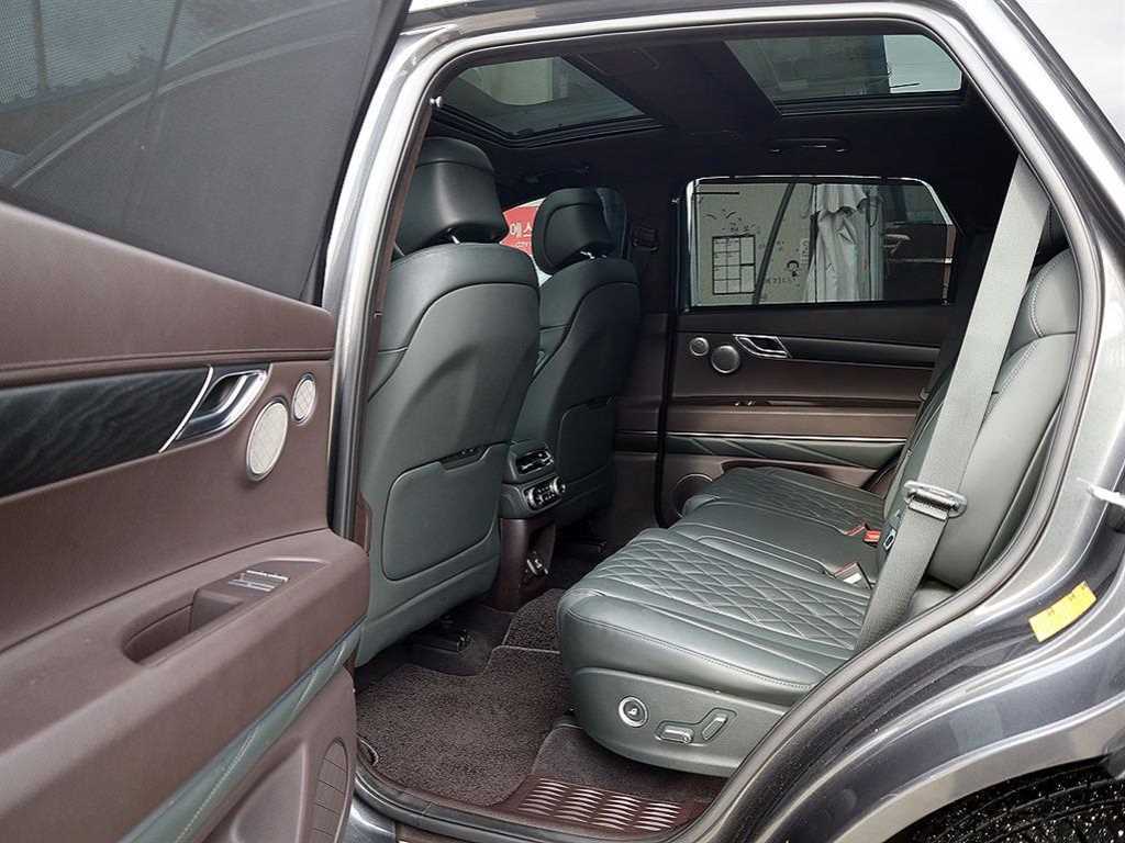 Genesis GV80 - Vista 7