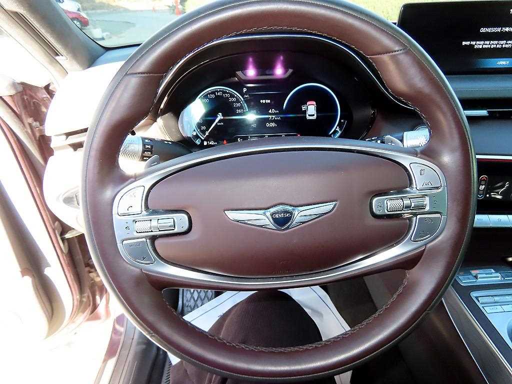 Genesis GV70 - Vista 8