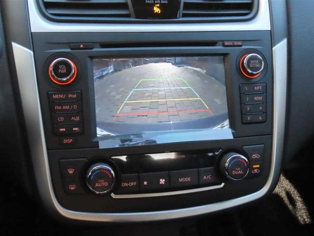 Nissan Altima - Vista 9