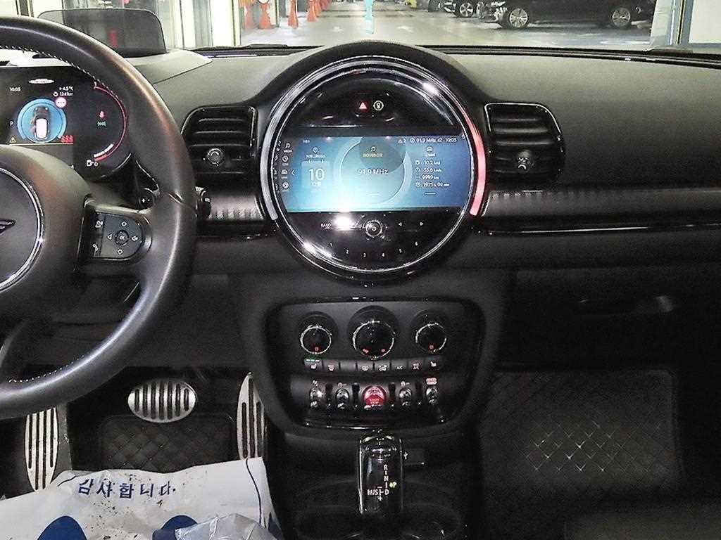 Mini Clubman - Vista 11