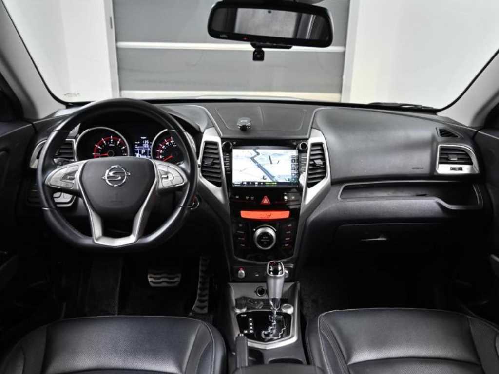 Ssangyong Tivoli - Vista 9