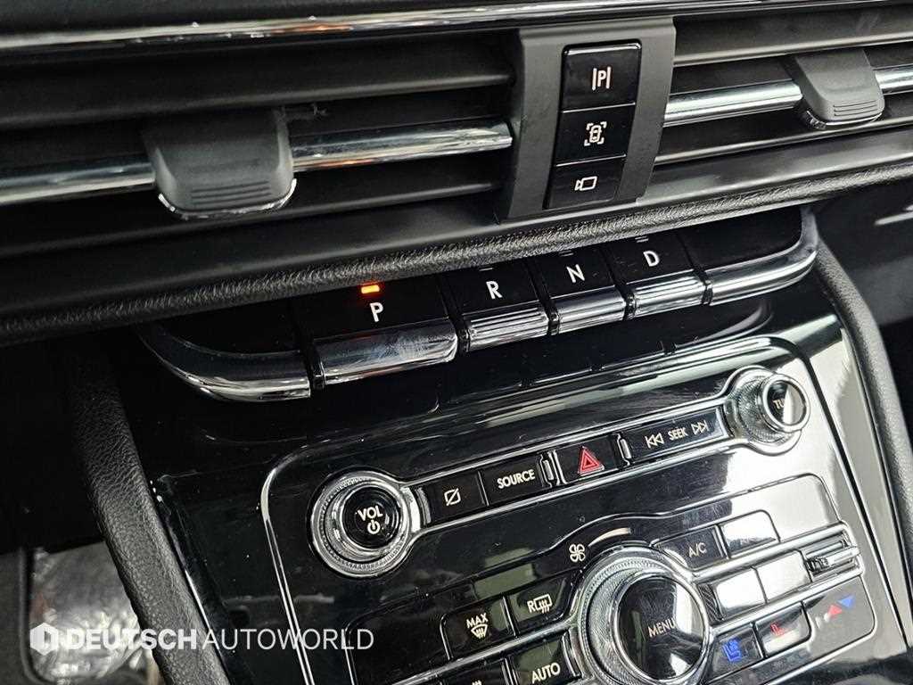 Lincoln Corsair - Vista 9