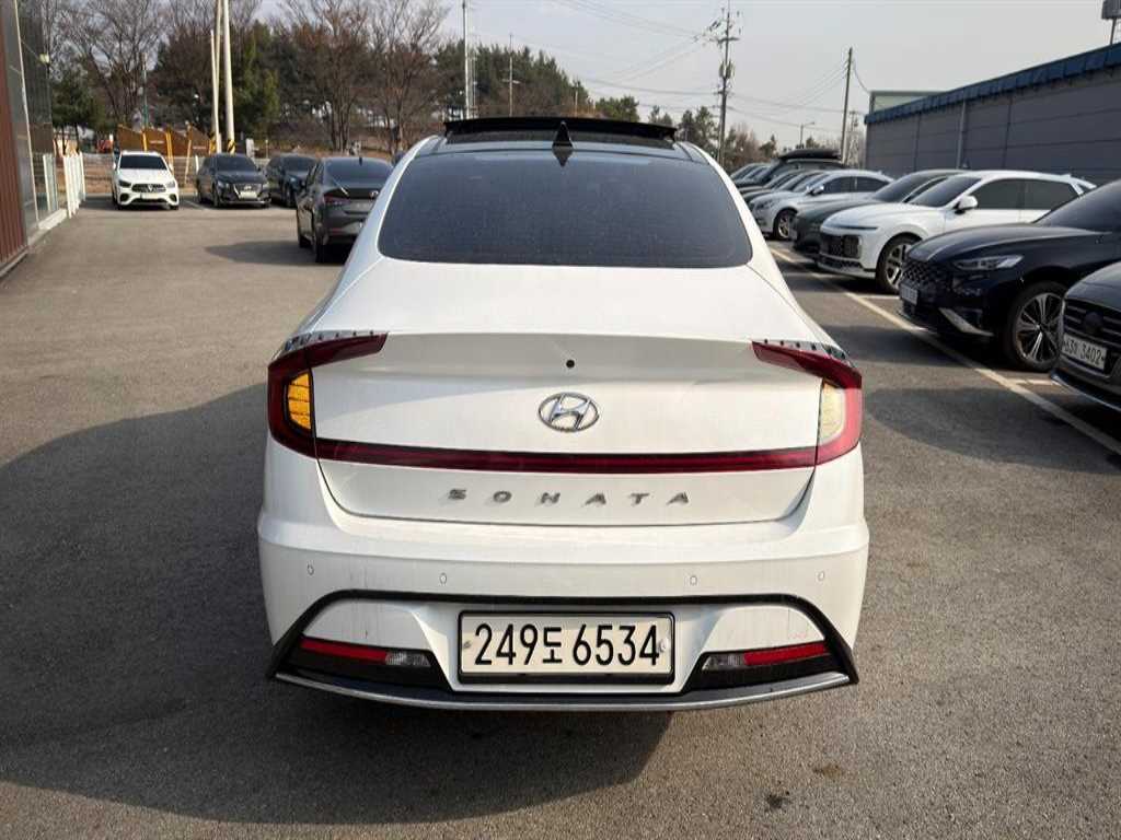 HYUNDAI Sonata - Vista 4