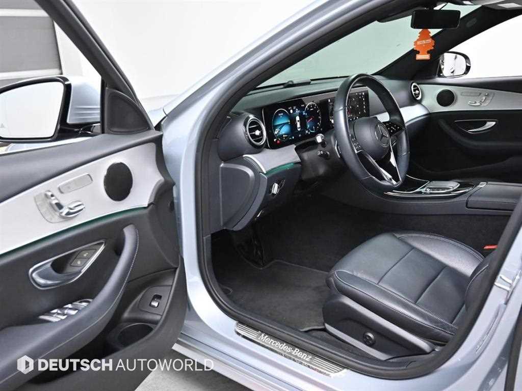 Mercedes Benz E class - Vista 11