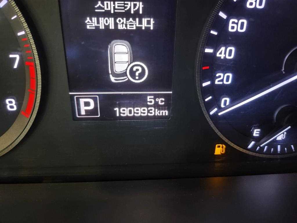 HYUNDAI Sonata - Vista 12