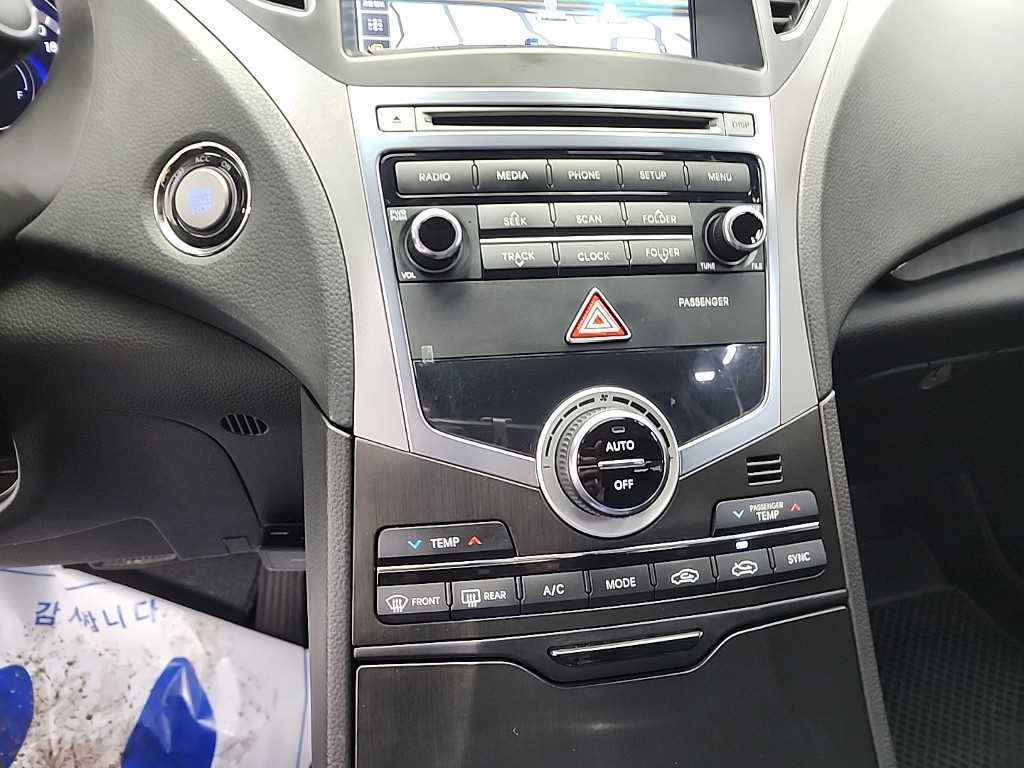 HYUNDAI Grandeur - Vista 10