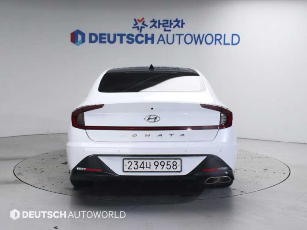 HYUNDAI Sonata - Vista 4