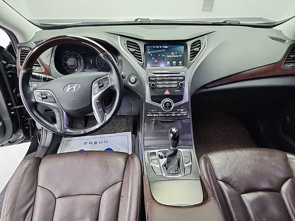 HYUNDAI Grandeur - Vista 7