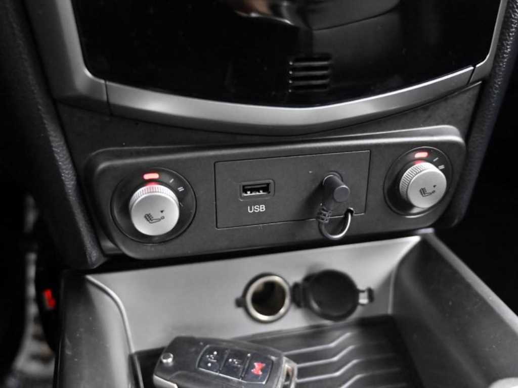 Ssangyong Tivoli 2016 Plateado - Importación desde Corea - HF Imports Iquique - Foto 16