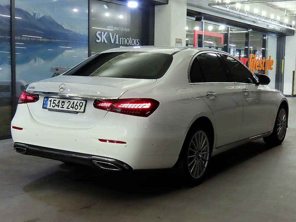 Mercedes Benz E class - Vista 4