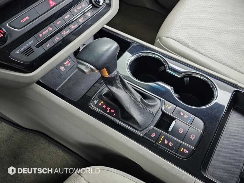 KIA Carnival - Vista 10