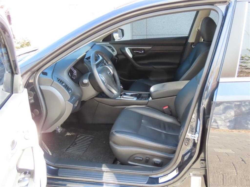 Nissan Altima 2017 Azul - Importación desde Corea - HF Imports Iquique - Foto 13