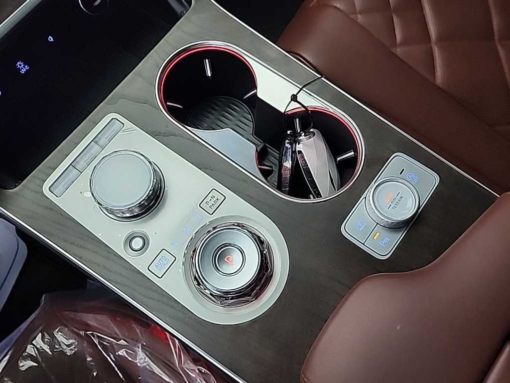 Genesis GV80 - Vista 8