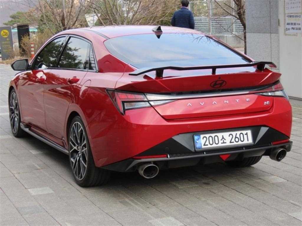 HYUNDAI Avante - Vista 4