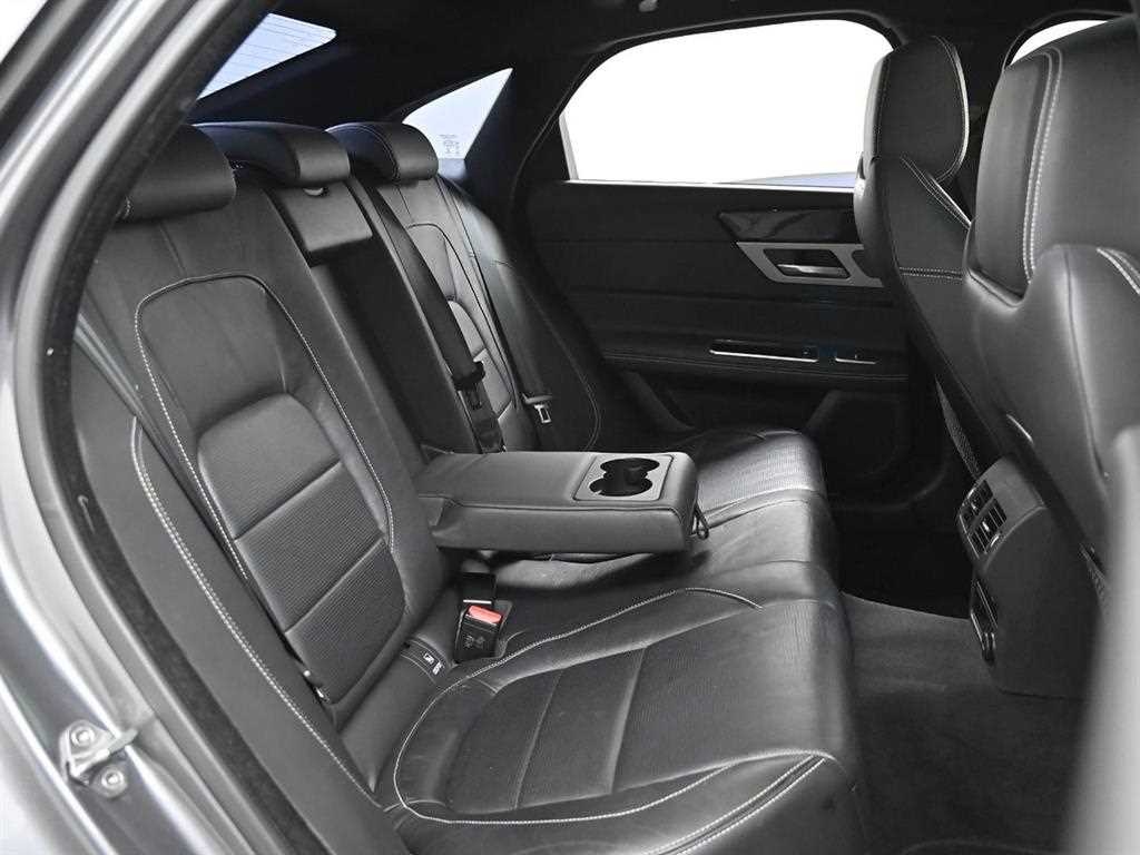 Jaguar XF - Vista 12