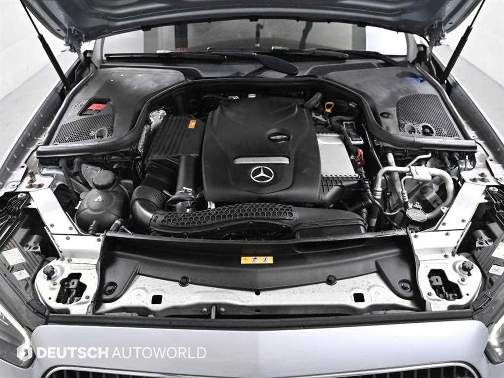 Mercedes Benz E class - Vista 6