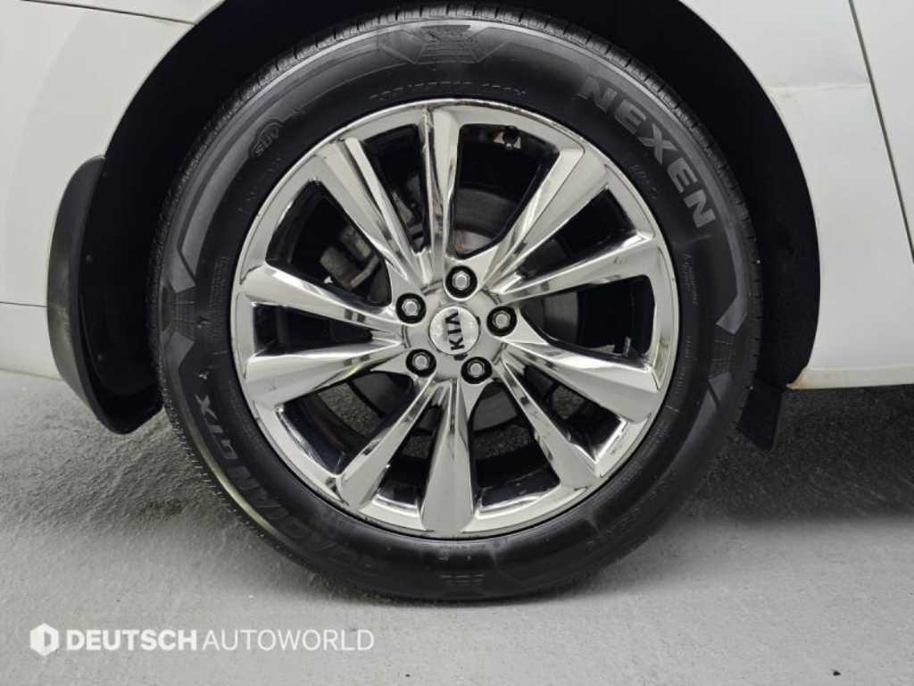 KIA Carnival - Vista 6