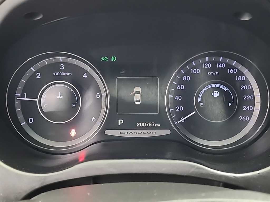 HYUNDAI Grandeur - Vista 6