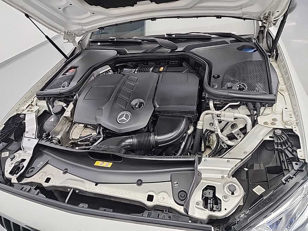 Mercedes Benz E class - Vista 5