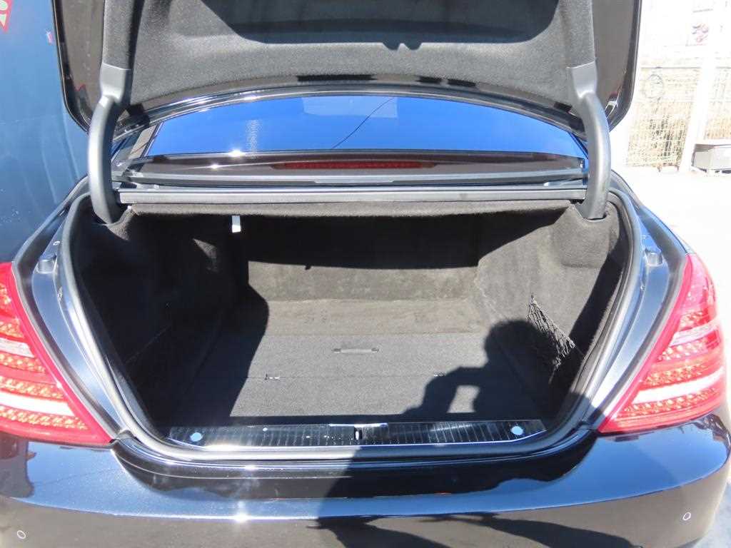 Mercedes Benz S Class - Vista 5