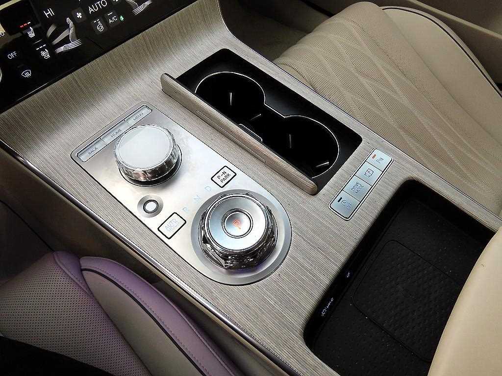 Genesis G80 - Vista 10