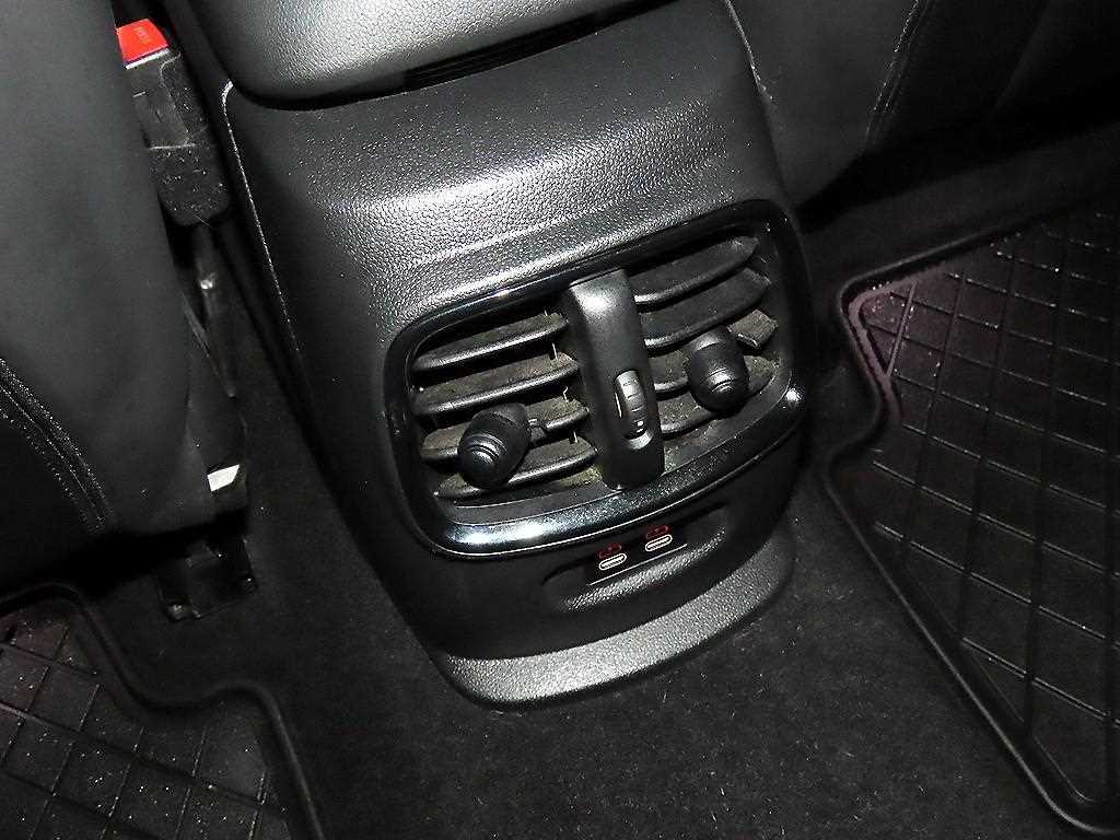 Mini Clubman 2023 Negro - Importación desde Corea - HF Imports Iquique - Foto 13