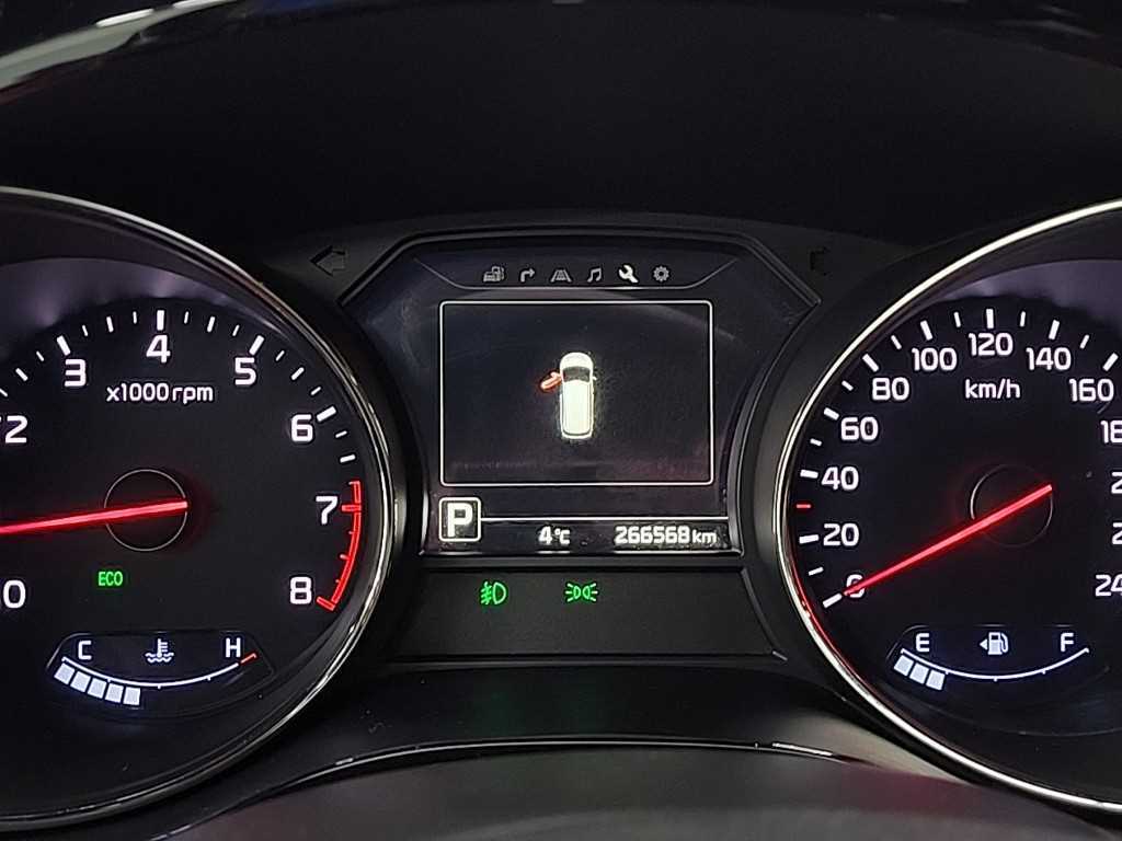 KIA Carnival - Vista 6