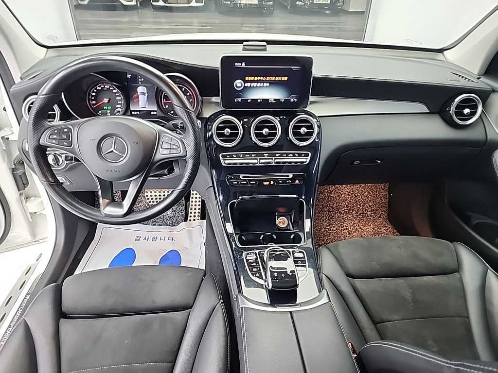 Mercedes Benz GLC Class - Vista 7