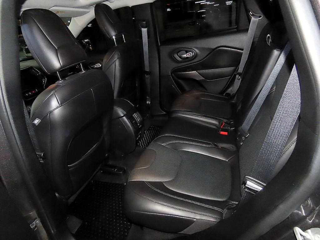 Jeep Cherokee - Vista 7