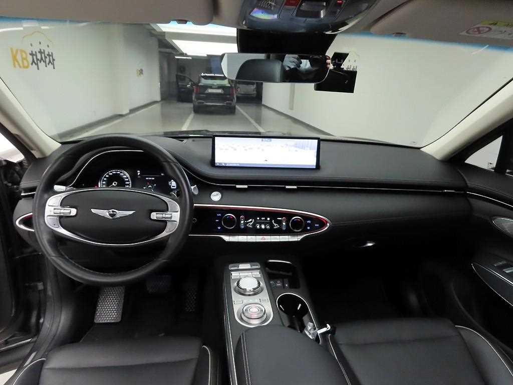 Genesis GV70 - Vista 6