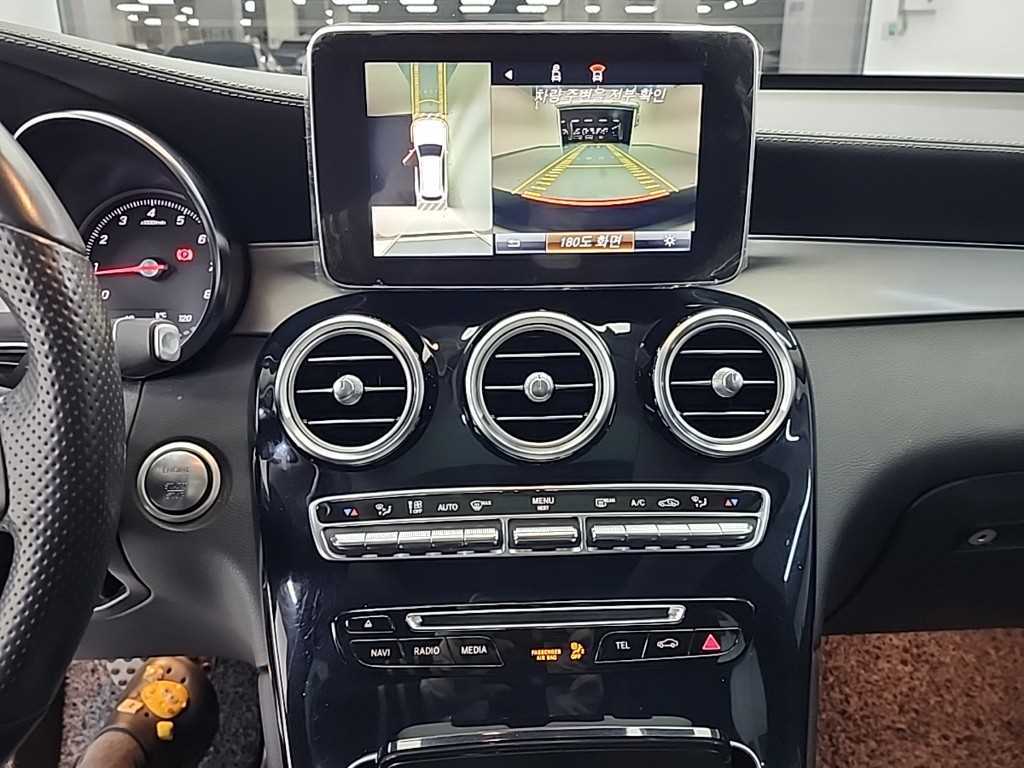 Mercedes Benz GLC Class - Vista 10