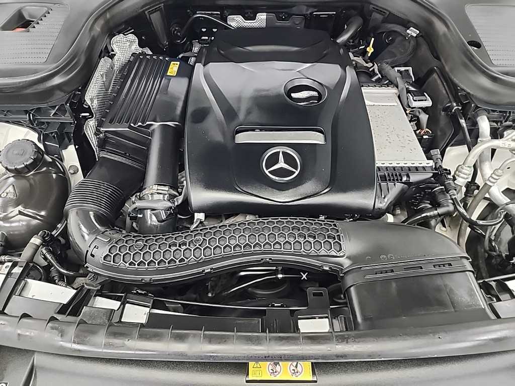 Mercedes Benz GLC Class - Vista 5