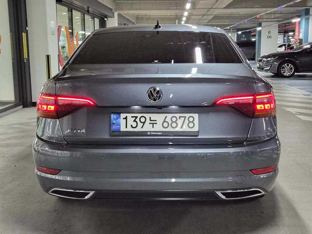 Volkswagen Jetta - Vista 5