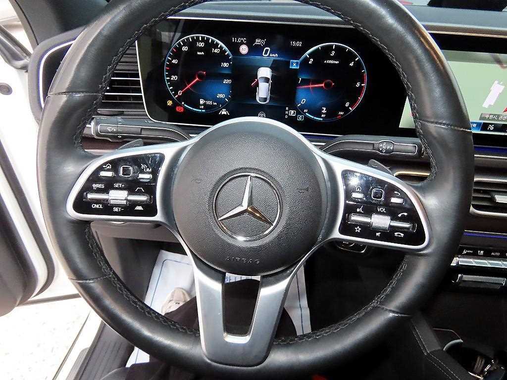 Mercedes Benz GLE Class - Vista 8