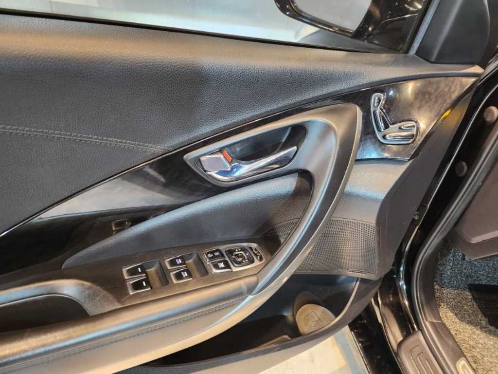 HYUNDAI Grandeur - Vista 11