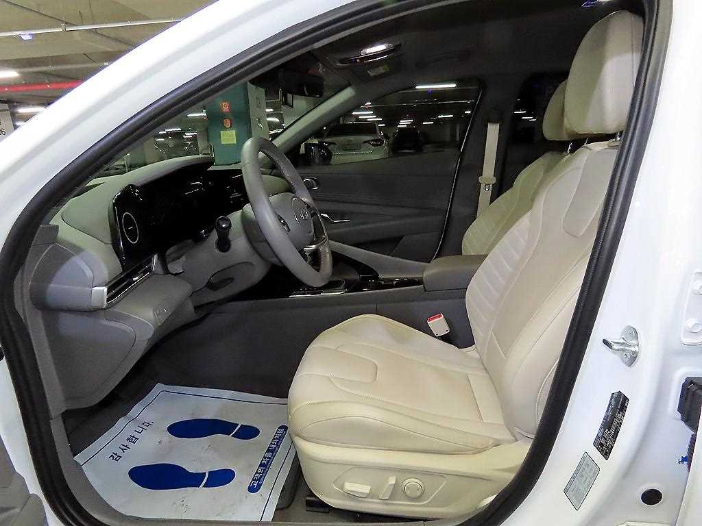 HYUNDAI Avante - Vista 6