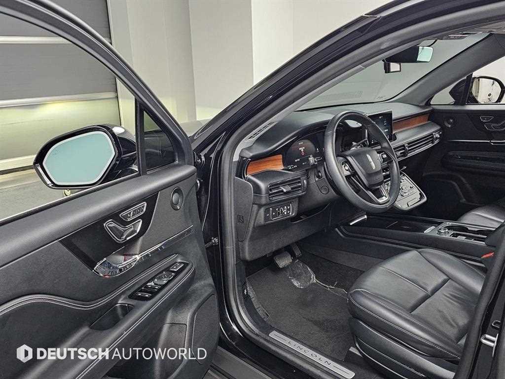 Lincoln Corsair - Vista 11