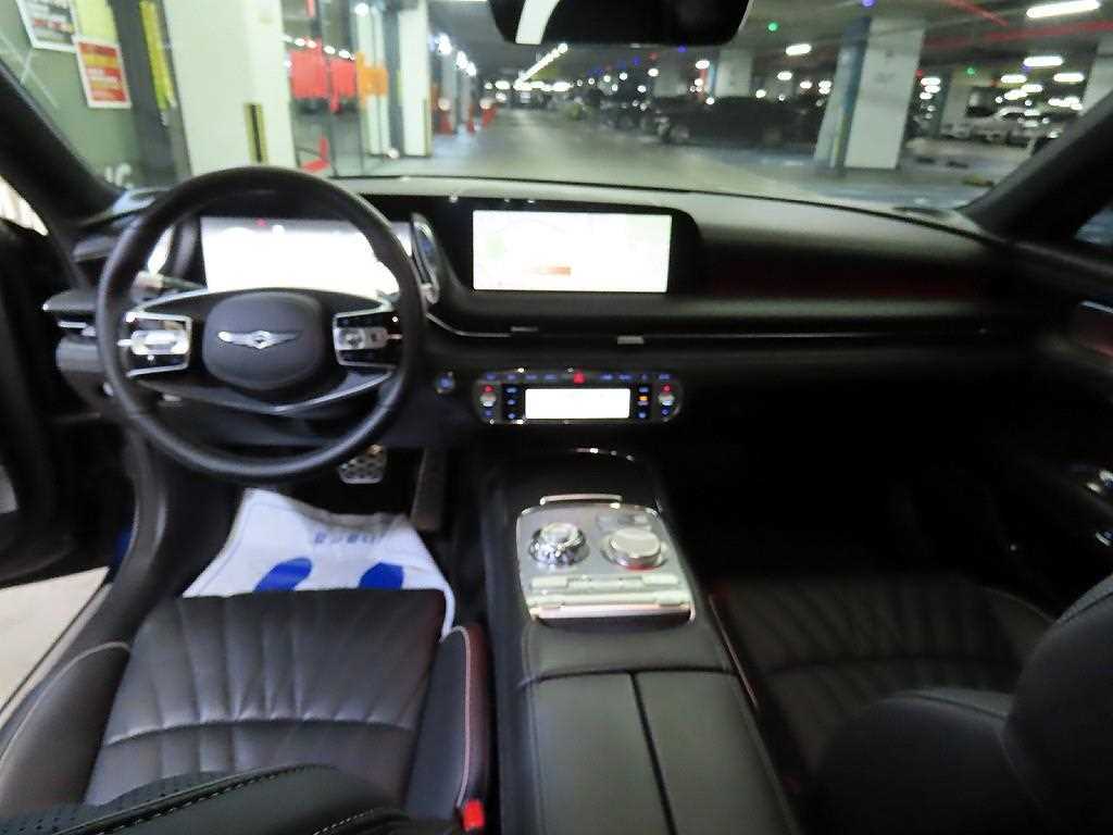 Genesis G90 - Vista 10