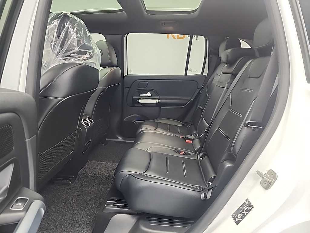 Mercedes Benz EQB - Vista 12