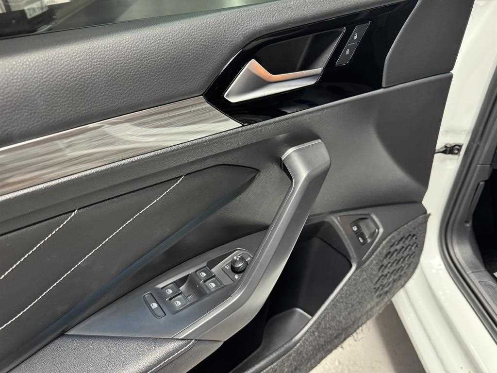 Volkswagen Jetta - Vista 7