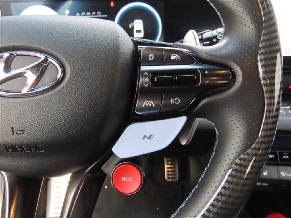 HYUNDAI Avante - Vista 11