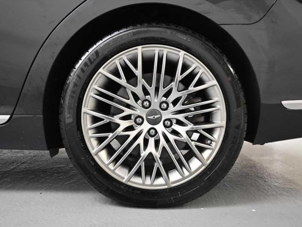 Genesis G90 - Vista 5