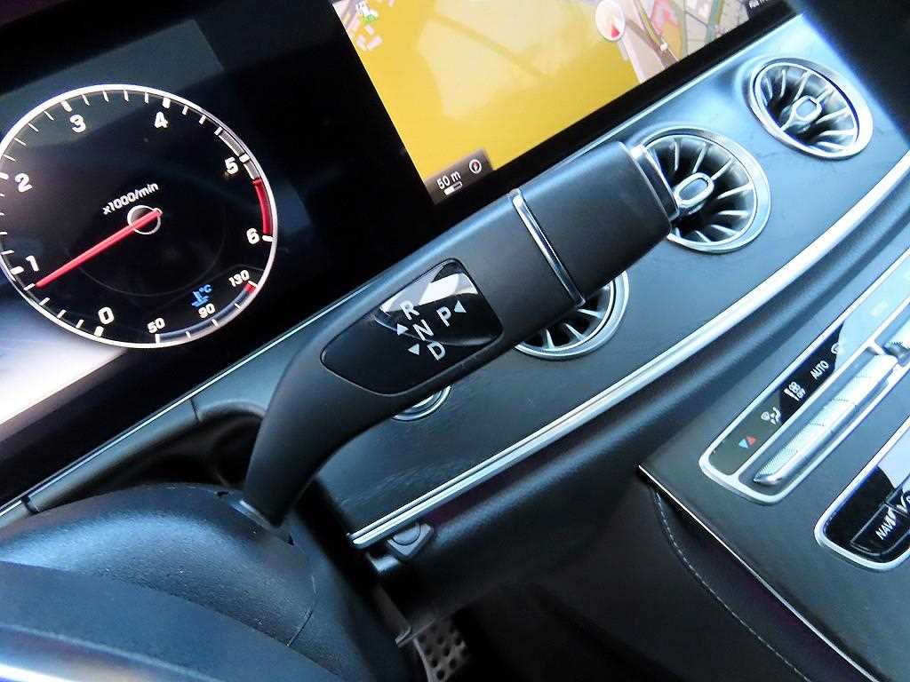 Mercedes Benz E class - Vista 10