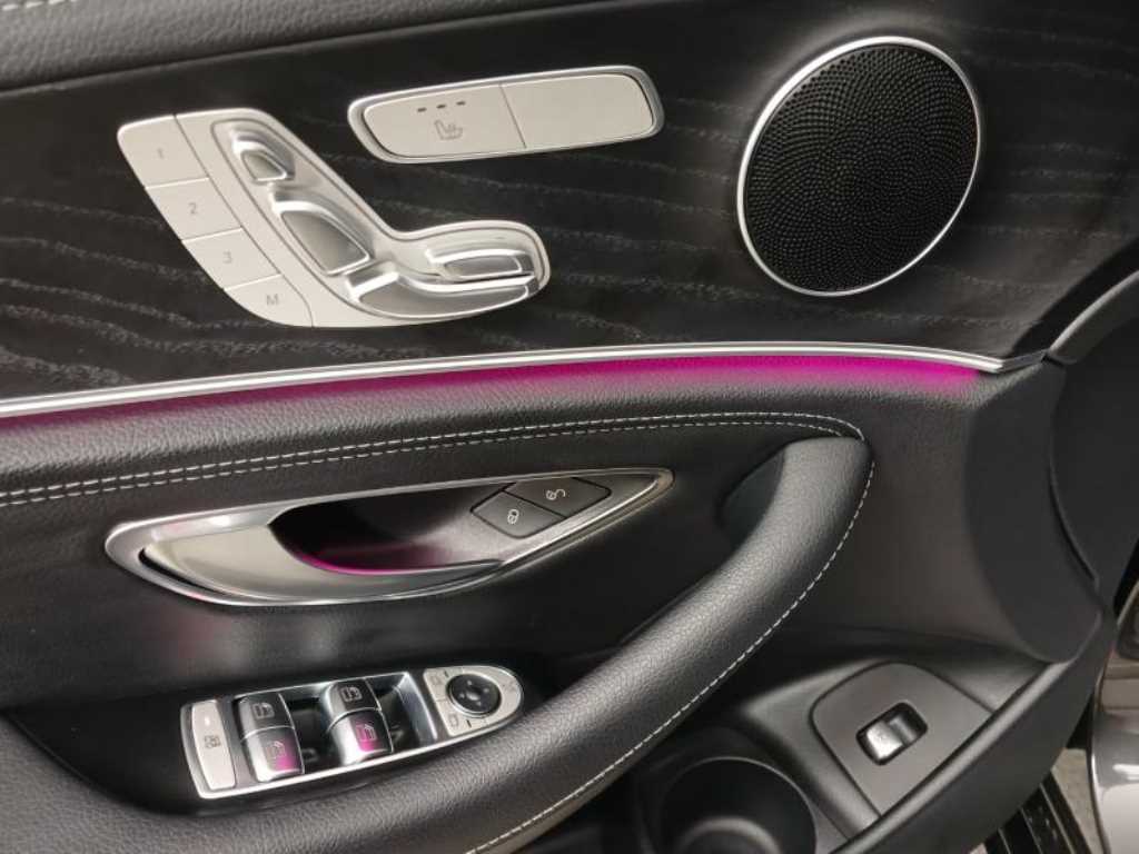 Mercedes Benz E class - Vista 9