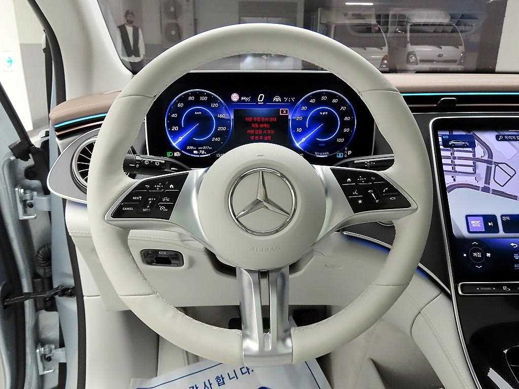 Mercedes Benz EQE - Vista 9