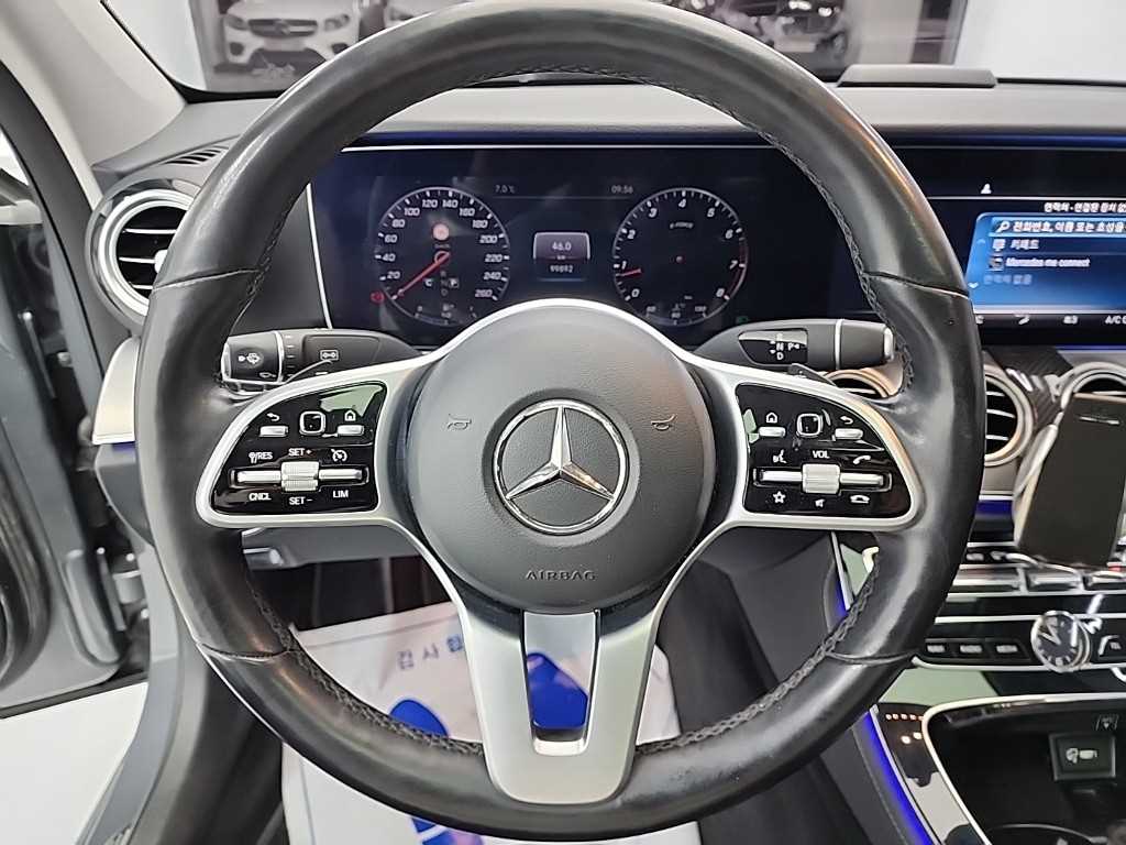 Mercedes Benz E class - Vista 9