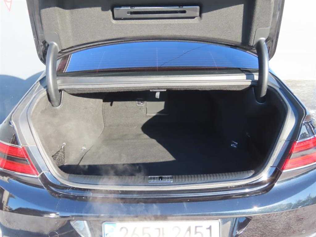 Genesis G90 - Vista 5